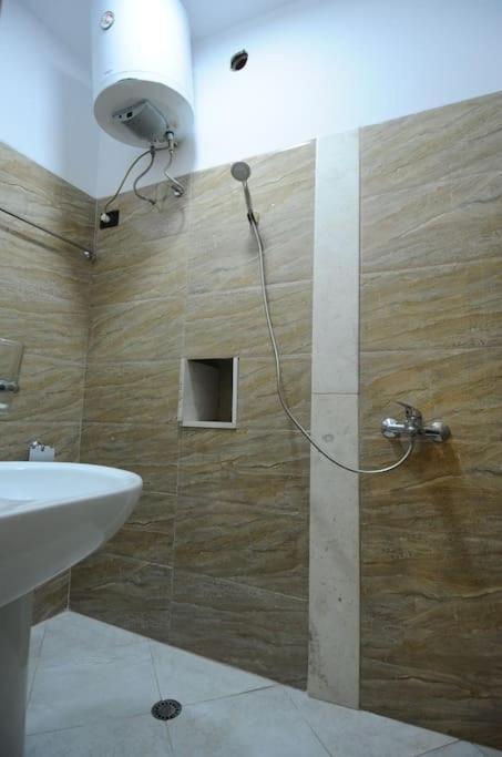 Apartamento Grandpa House App.1 Tirana Exterior foto