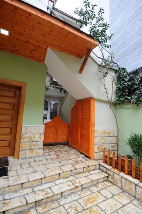 Apartamento Grandpa House App.1 Tirana Exterior foto